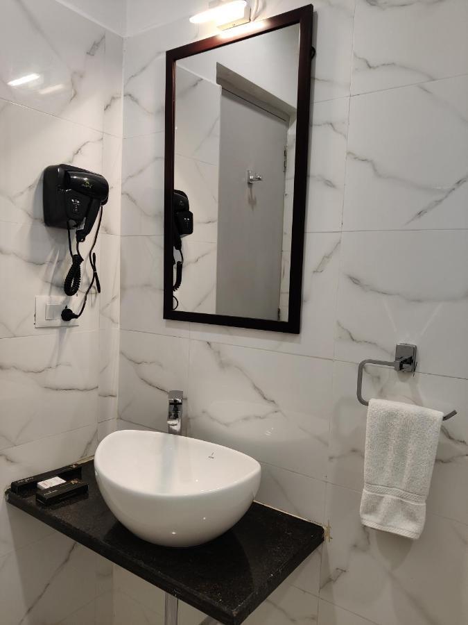 Park Iris Hotels, Bharathi Nagar Vijayawada Ngoại thất bức ảnh