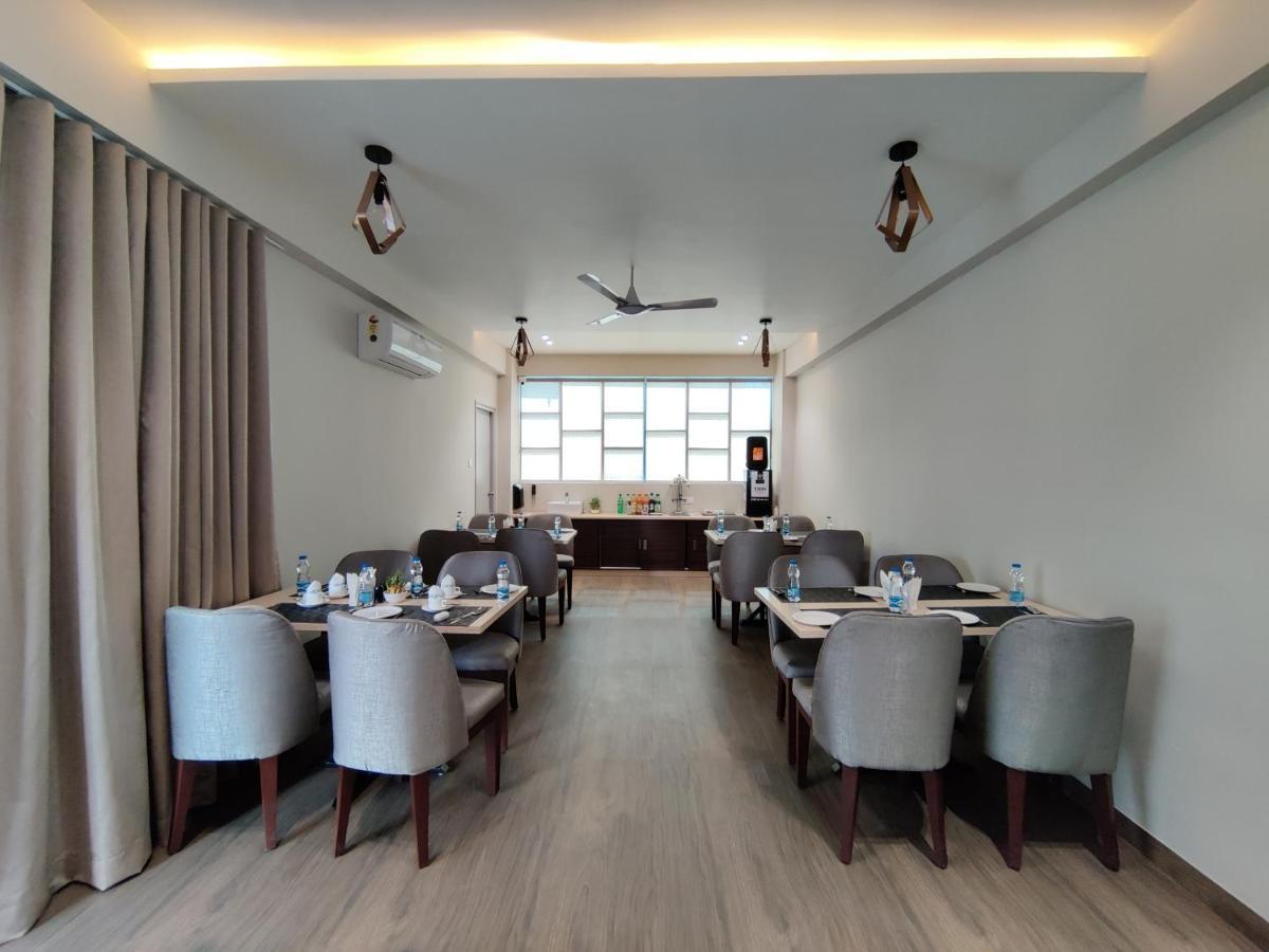 Park Iris Hotels, Bharathi Nagar Vijayawada Ngoại thất bức ảnh